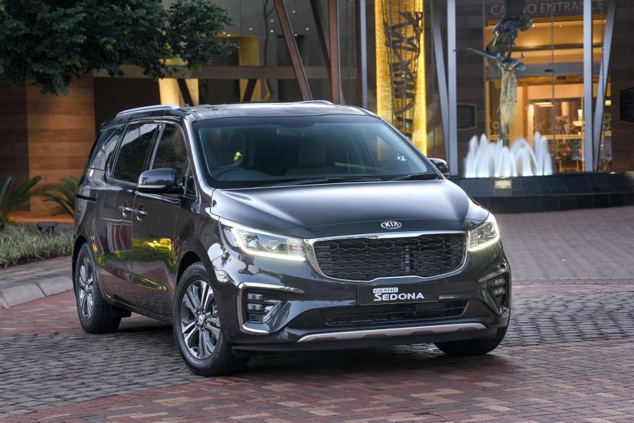  Kia Grand Sedona (YP) 2018 года  (ZA) (фото 4 из 40)